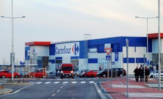 Carrefour možno predsa len skončí, štát odmieta záchranný plán