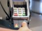 Mastercard predstavil čítačku odtlačkov prstov priamo na platobnej karte