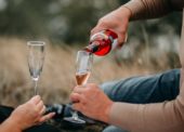 Rok 2020 priniesol renesanciu domáceho pitia vína