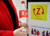 V slovenských obchodoch sa začnú objavovať prvé zálohované PET fľaše a plechovky