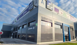 Alza otvorila nový showroom pri Bratislave, ponúka expresné vyzdvihnutie aj samostatný Lego Shop